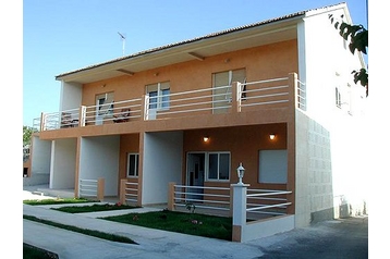 Chorvatsko Privát Okrug Donji, Exteriér